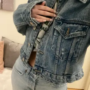 Superfin jeansjacka från Zara, stl XS 💕💕 köparen står för frakten 
