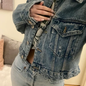 Jeansjacka  - Superfin jeansjacka från Zara, stl XS 💕💕 köparen står för frakten 