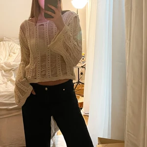 Virkad tröja i vitt - En superfin virkad tröja med långa ärmar i storlek 36 ☀️ Endast använd en gång! 