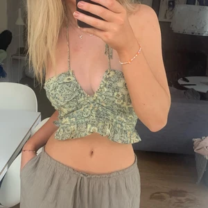  Zara topp💚 - Zaratopp💘slutsåld och helt ny!!! Buda privat!