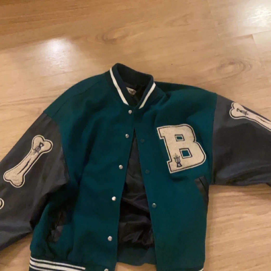 Collagejacka från Aelfric Eden Storlek M 