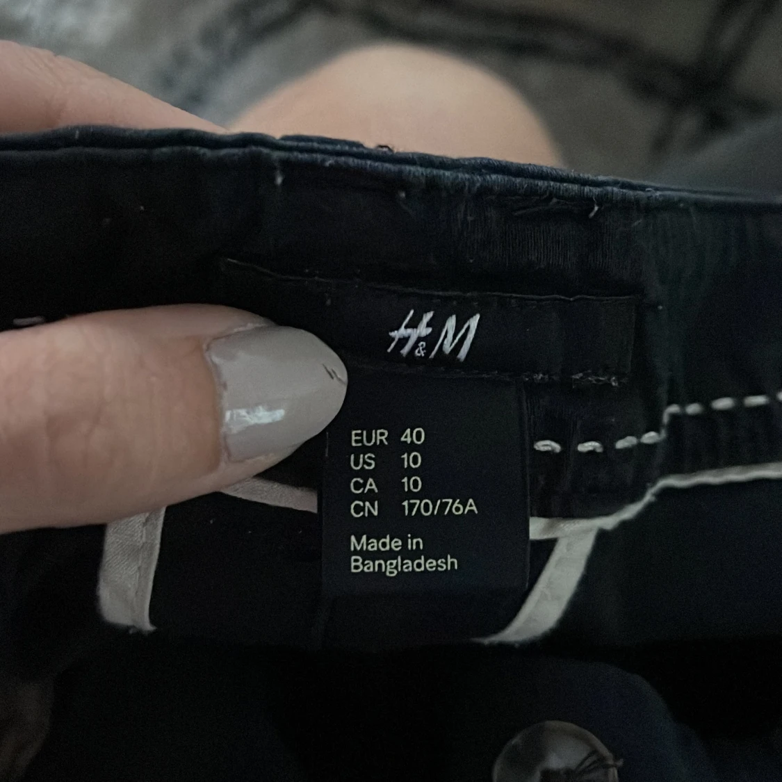 Svarta och vita kostymbyxor - 91