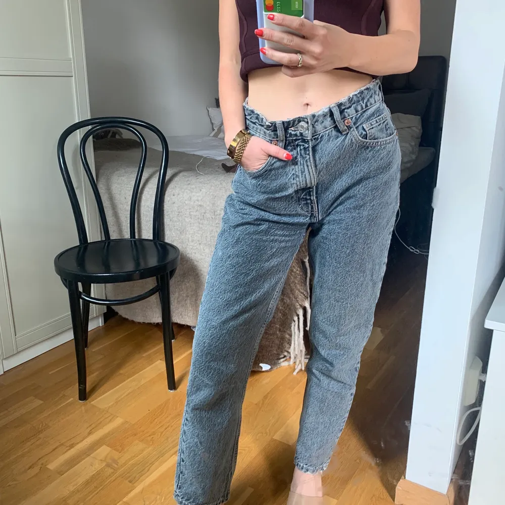 Hailey Bieber wouldve worn these. Just sayin. Jeans & Byxor.