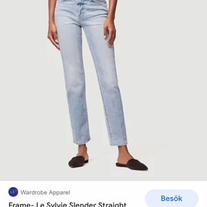 Frame jeans - Le sylvie slender straight jeans! Säljs pga för små. Nypris ca 3000 kr. Storlek 25