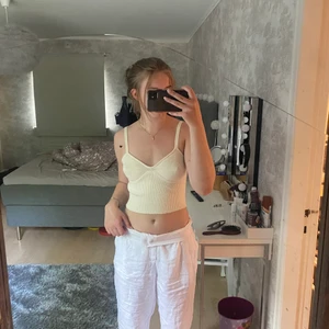 Sommar linne🥰 - Super söt sommar linne i stickat material.🥰❗️KLIAR INTE / STICKS❗️Använd 1 gång ( Sälje pga att jag inte får användning av den) storlek S💕