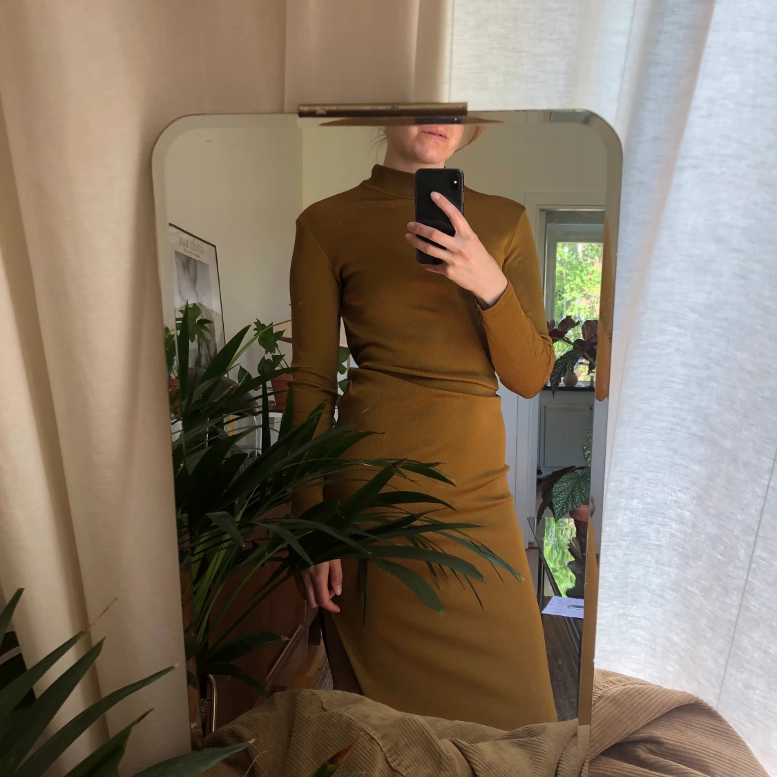 Guldig klänning från h&m storlek 36 - 90