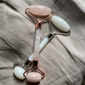 Ansikts roller - (Intresserad av den rosa? Finns i en annons här brevid!) ALDRIG ANVÄND!