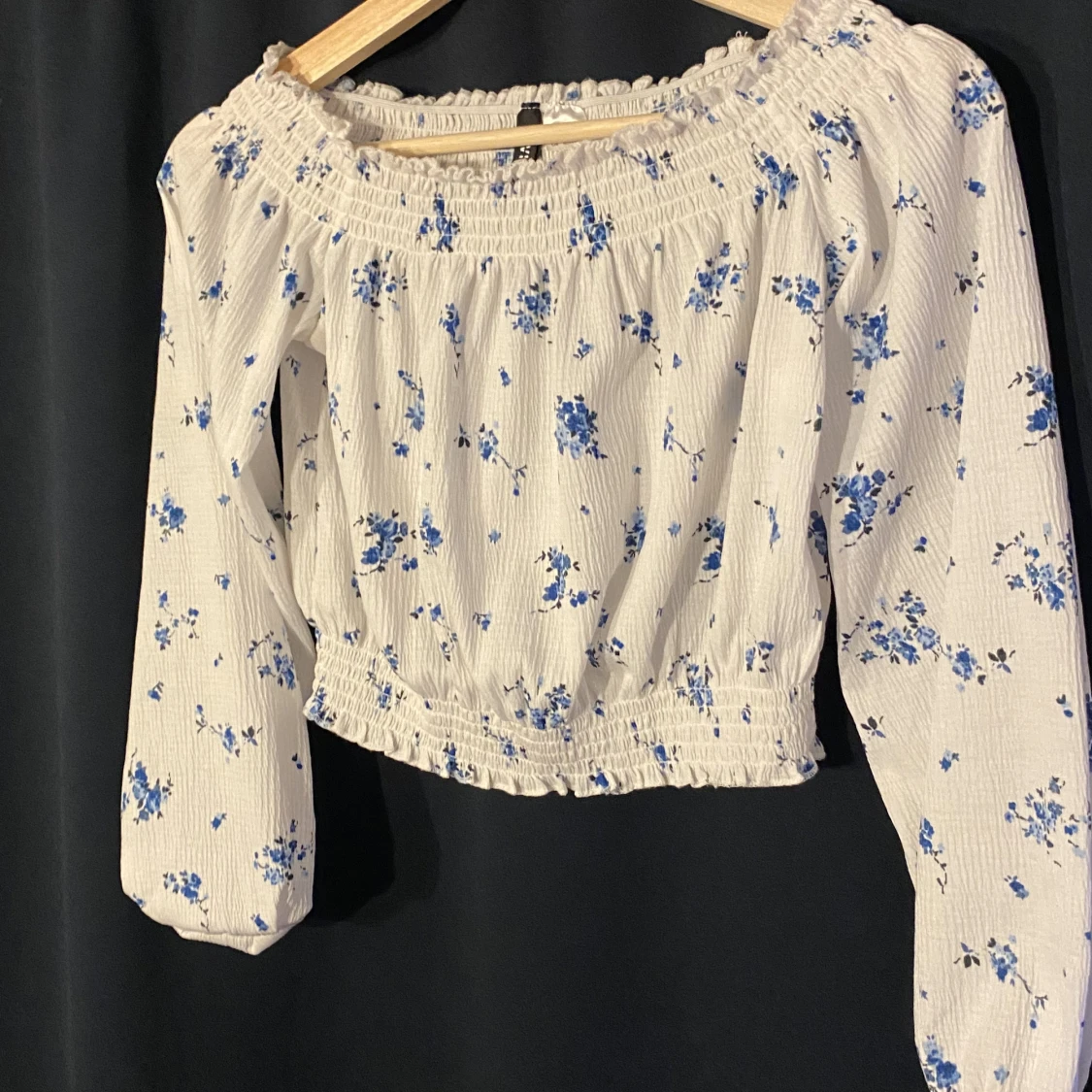 Blommig långärmad topp