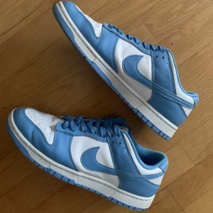 Nike Dunk UNC - Nike Dunk UNC Storlek 45 Skick: 8,5/10, box & orderbekräftelse finns 2500 kr