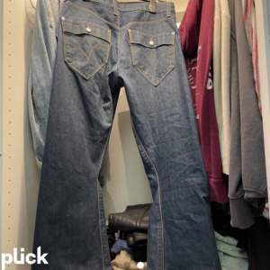 Säljer dessa snygga Levis jeans! 