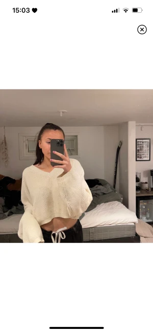 Vit stickad tröja - Vit stickad tröja i storlek M