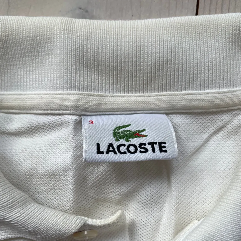 Piké frå. Lacoste, fint skick. . T-shirts.