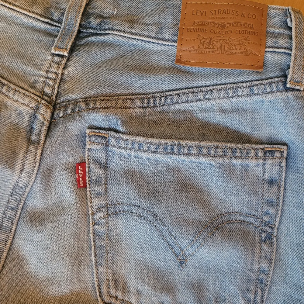 Levi's High Loose jeans i storlek 26, sitter som 36/S. Jeans & Byxor.