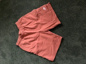 Nike mjukis shorts  - Nike shorts  Fint skick. Strl: S 