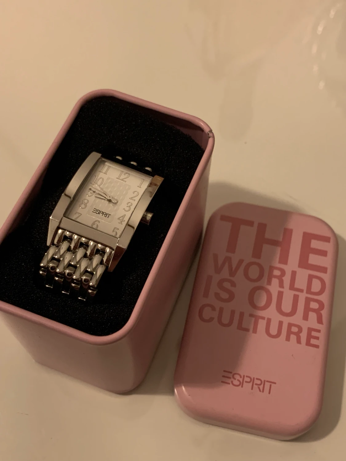 NY! Jättefin klocka från Esprit - 90