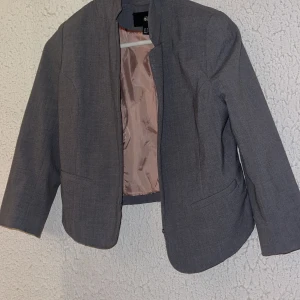 Kavaj, bra skick🧚🏼‍♂️ - Bra skick, inte använd mycket alls. 