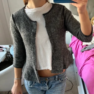 Kofta!! - Säljer denna kofta med trekvartsärm❤️