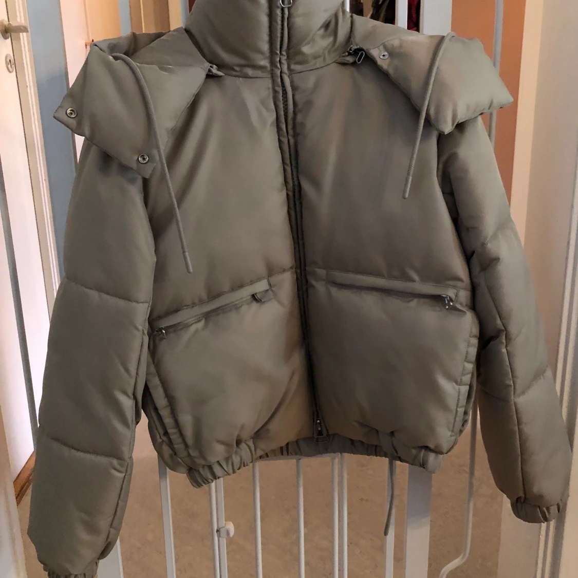 Weekday short puffer jacka XS  - 91