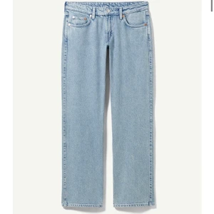 Jeans arrow low - Jag säljer nu mina jättepopulära jeans från weekday för att de är för korta för mig som är ungefär 162, jeansen är nästan helt oanvända 💞