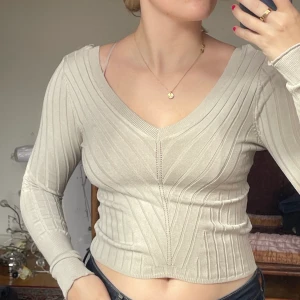 Fin grå tröja  - Superfin grå tröja! Nästan aldrig använd!! 