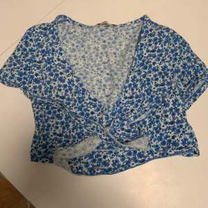 Blommig crosower tröja från newyorker 