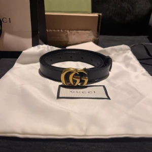 Gucci GG skärp bälte  - Ett Gucci GG skärp i toppenskick! Storlek 90.   Allt som följde med vid köp kommer med: Skärp Dustbag Kvitto & kvittohållare Påse  Finns att hämta i haninge eller skickas spårbart.