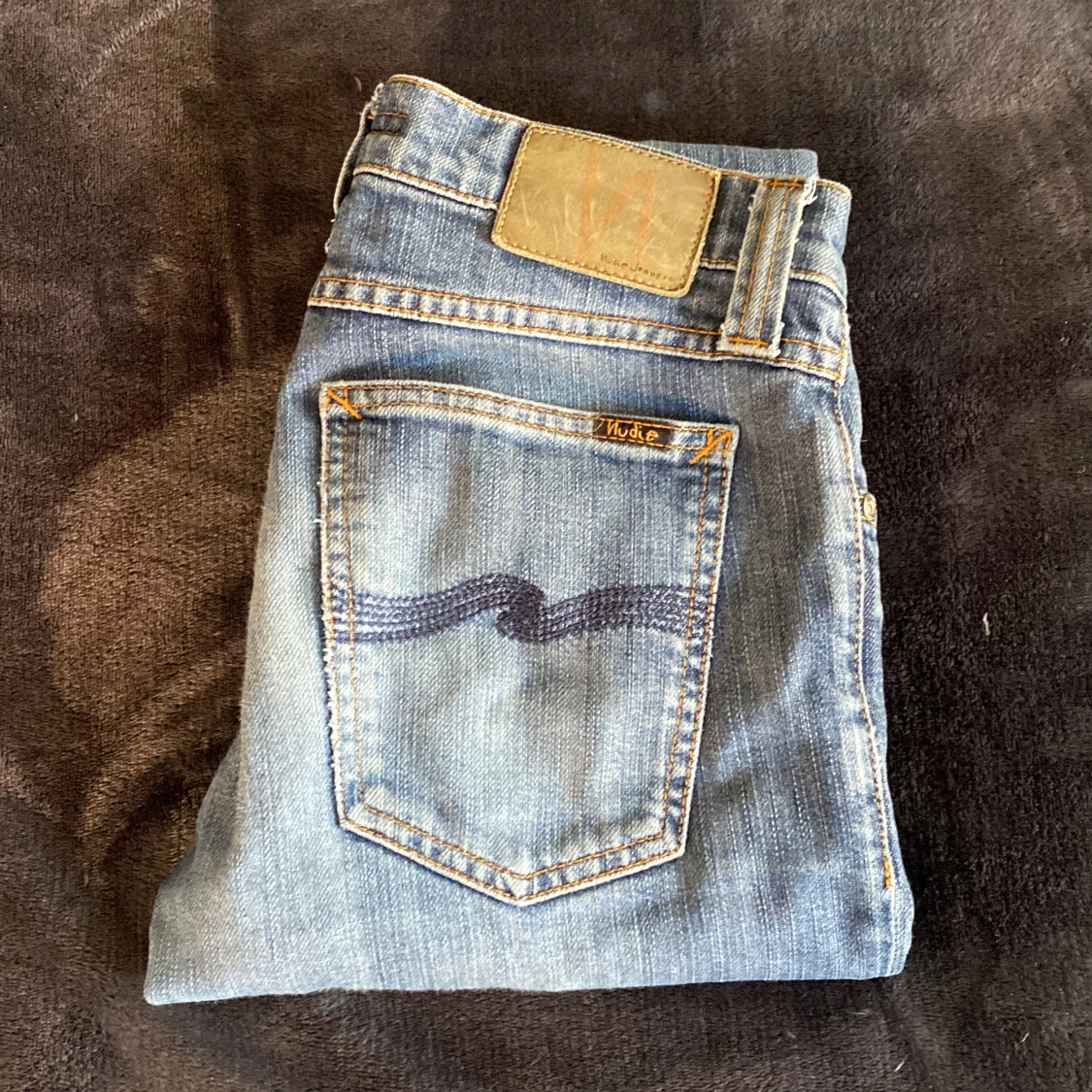 Lågmidjade bootcut nudiejeans! - 90