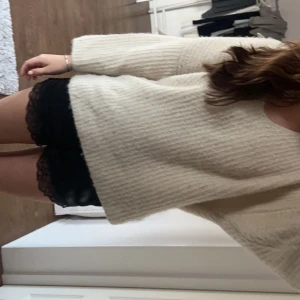 stickad tröja - super söt stickad tröja med 3 kvarts ärm! 