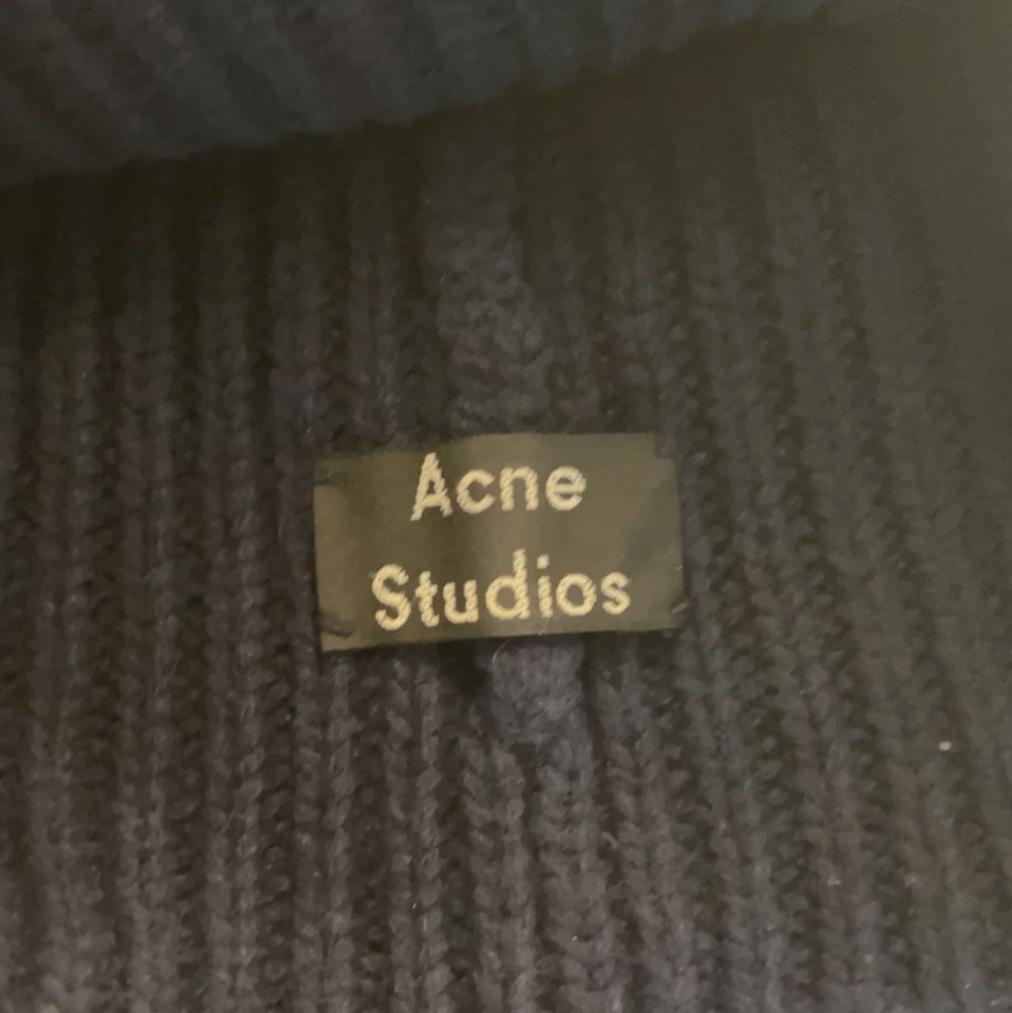 Acne mössa  - 90