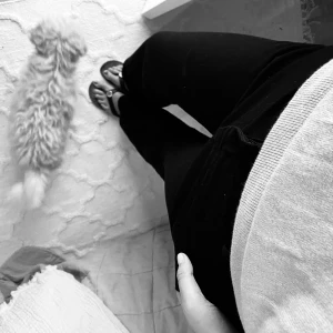 Kostymbyxor  - Kostymbyxor helt vanliga svarta ganska högmidjade. Endast använda på jobbet nån gång. Bra pris! (För små på mig)