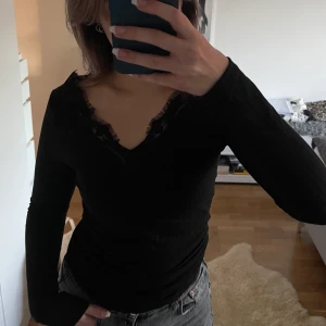 Tröja spets - Super söt topp från nakd💓använd en gång! 