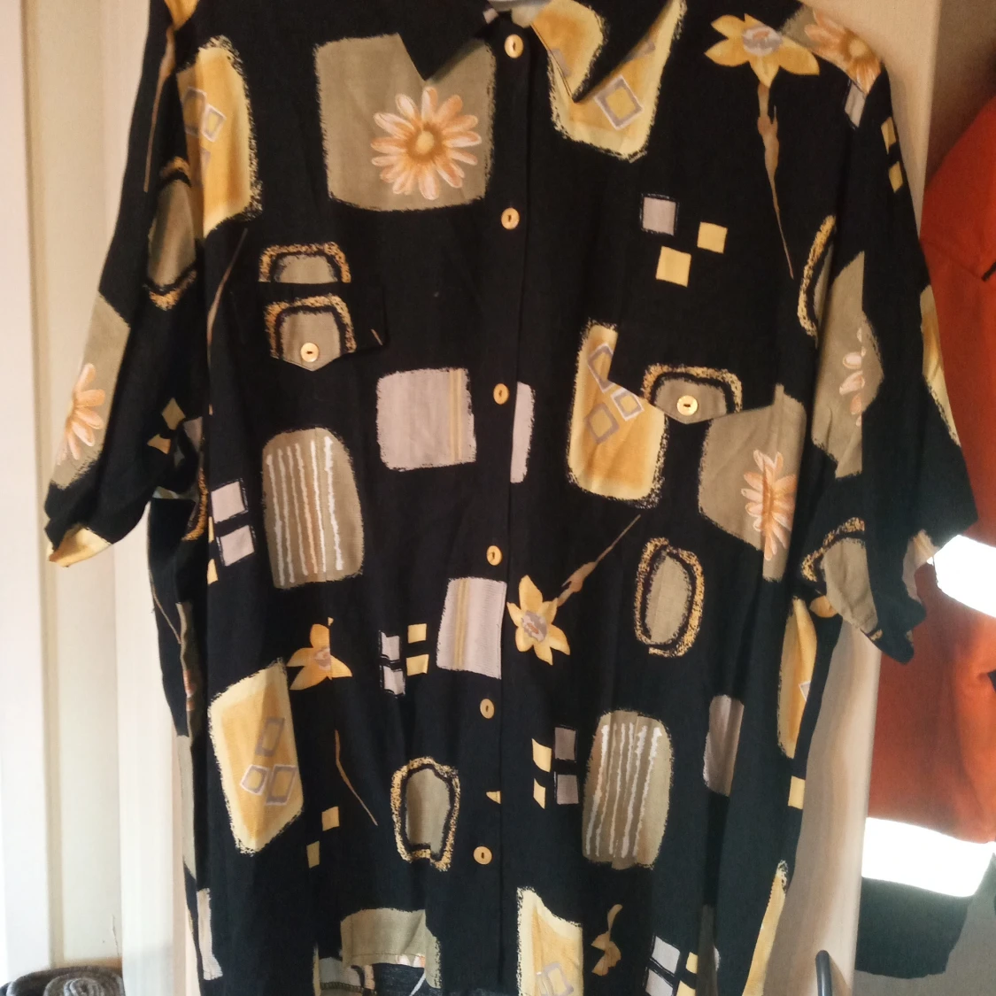 Set Blus /Kjol mönstrad stl 48 samt kjol stl 50 /52. - 91