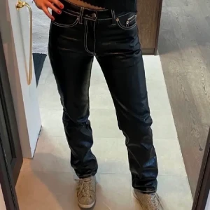 Eythys byxor - Säljer dessa Eythys byxor, storlek 24/32. 500kr, kan skickas spårbart