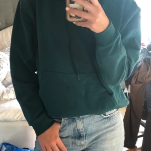 Hoodie - Tror den är köpt på weekday 