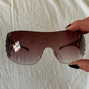 Y2k solgalsögon - Perfekt 2000s solglasögon🙌inga synliga repor som jag hittar 