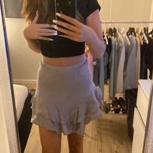 Kjol - Jättefin oanvänd kjol från NA-KD, 100kr+frakt