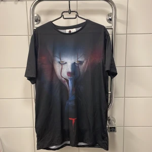 IT t-shirt - Från london, aldrig använd