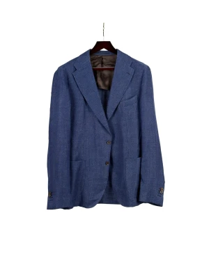 Blå kavaj - Blå kavaj från Cavaliere CEO med bruna pärlemorknappar.   Plagget har en smal passform.  Mått, i cm: Bröst: 126 Midja: 116 Stuss: 122 Rygglängd: 77 Ärmlängd: 71