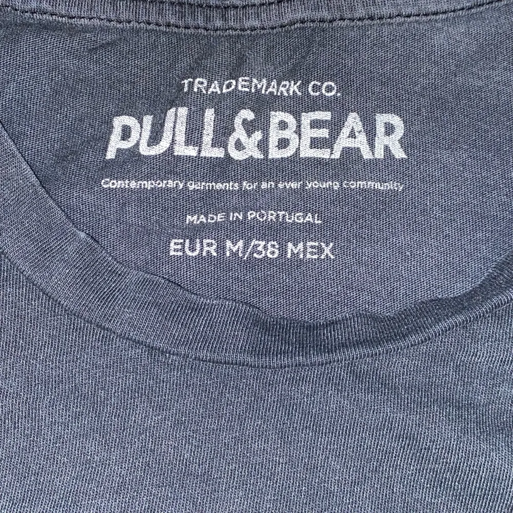Pull&Bear T-shirt i använt skick. T-shirts.