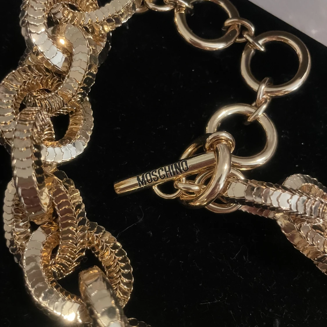 H&MOSCHINO guldpläterad halsband  - 91