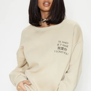 Beige oversized tröja storlek XL - Beige oversized sweatshirt i storlek XL. Nyskick.