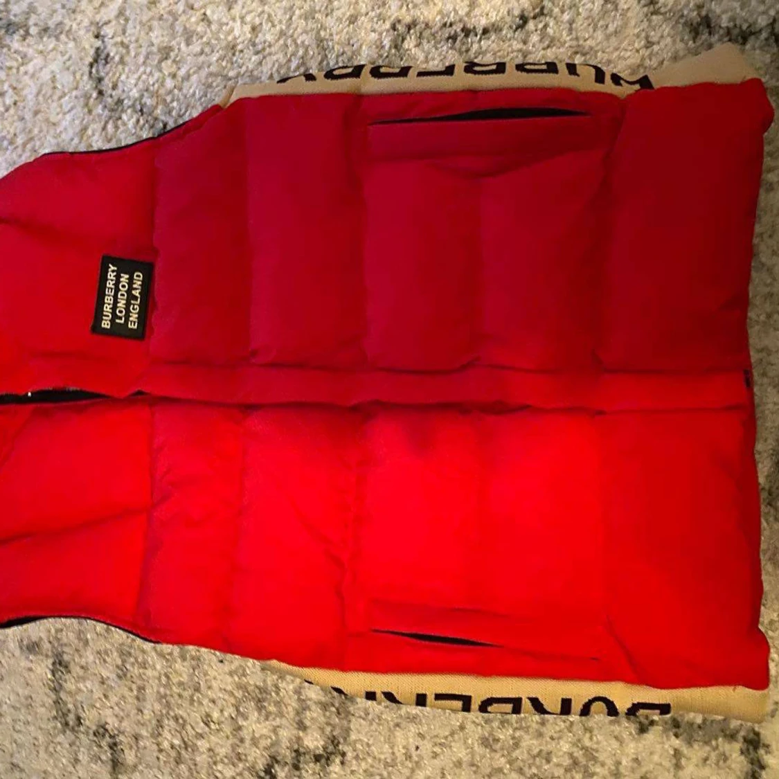 Burberry väst  - 90