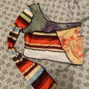 Cool topp till festen!!  - Oanvänd. Köpt här, men fel storlek. I storlek S.