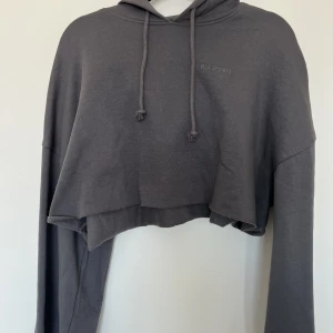 Nya toppar - Helt nya toppar   Alla i storlek S 50kr/ st