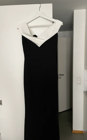 Balklänning  - Oanvänd balklänning