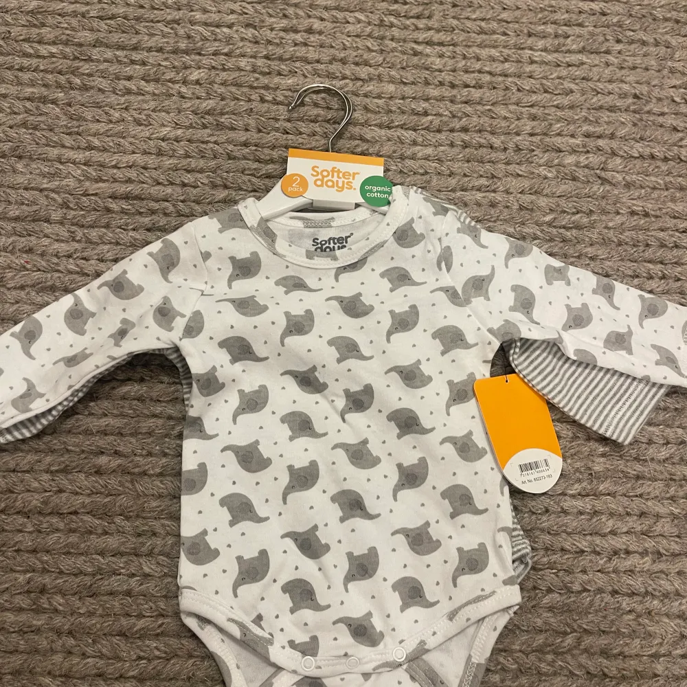 Ett helt nytt seg bebiskläder med elefant mönster . Övrigt.