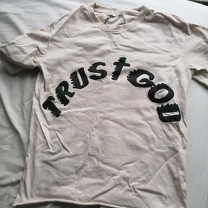 Cpfm Kanye West sunday service t shirt M - Sunday service T shirt i storlek Medium. Tröjan är knappt använd och är i bra skick. 