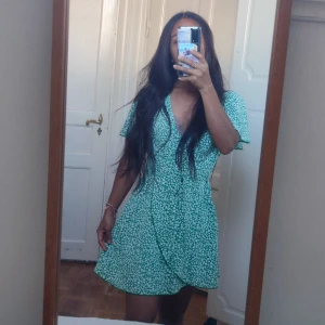 Klänning  - Helt ny klänning från Shein storlek 34 