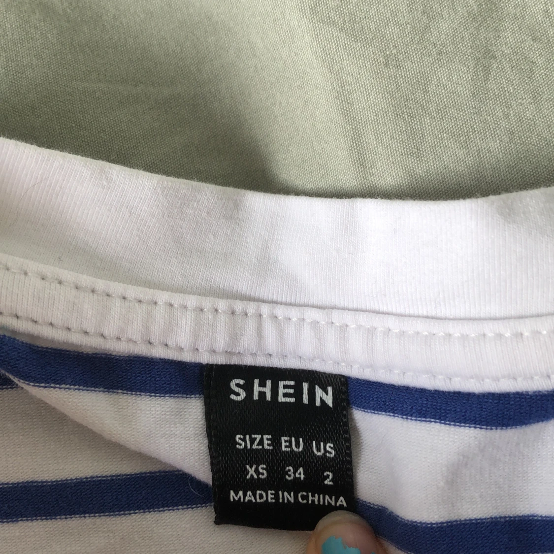 Blå vit randig t-shirt - 91