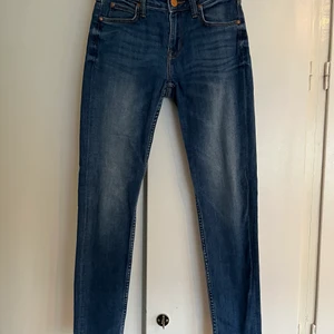 Lee jeans scarlett  - Lee jeans i modellen Scarlett. Storlek W26 L29. Fint skick. Kan skickas eller mötas upp. 200kr + frakt 
